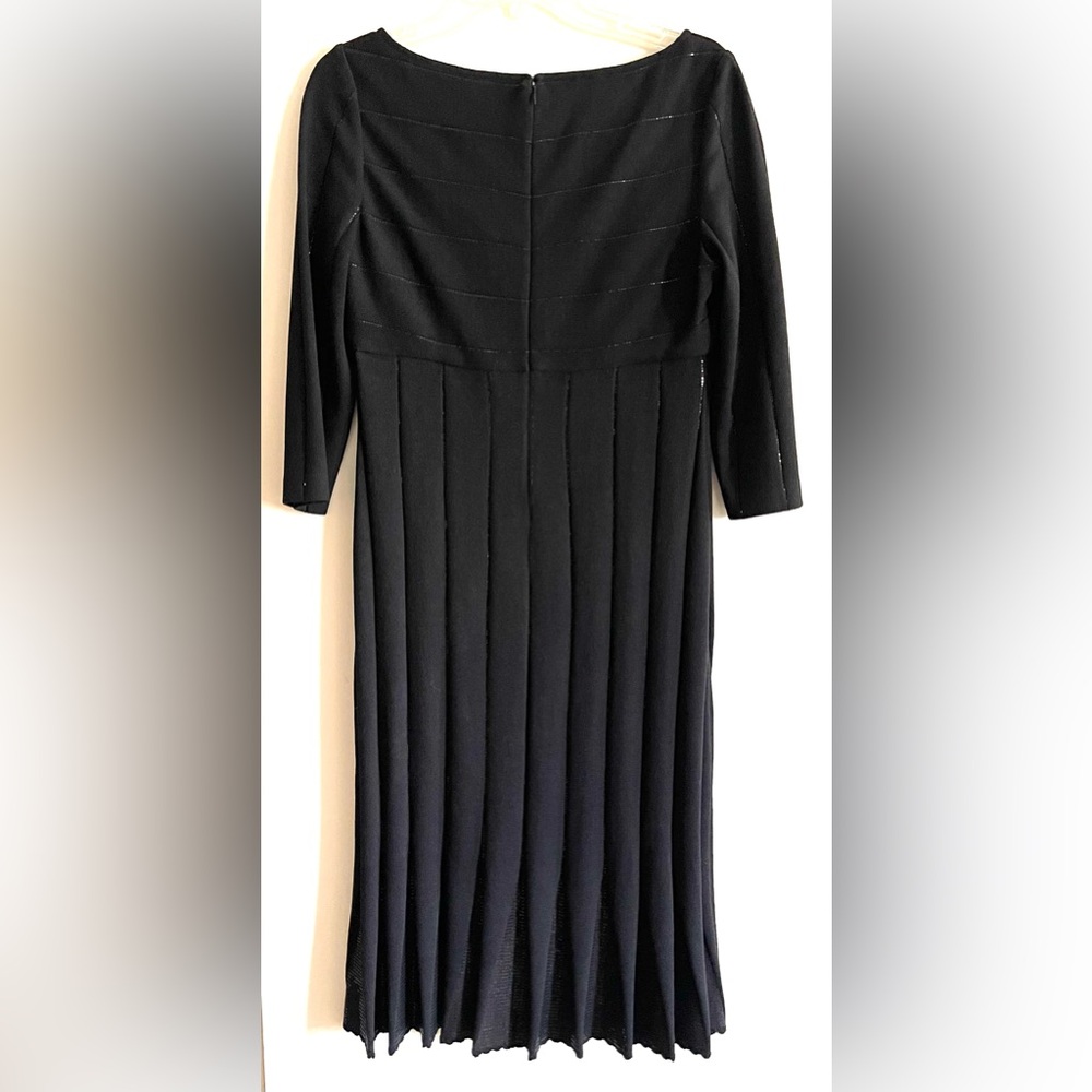 St. John Evening Scoop Neck Black Dress. Size 8 - Picture 6 of 8